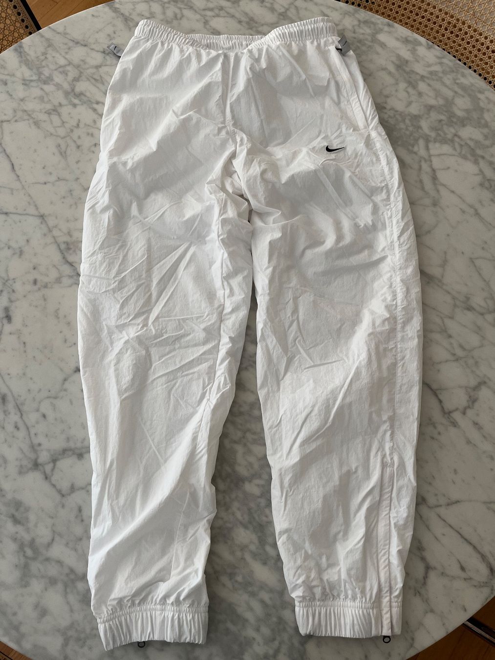 Nike Pantaloni: Nike Track Pants S – Nuovo (secondo la descrizione) da Wetzikon ZH venduto da MW.S