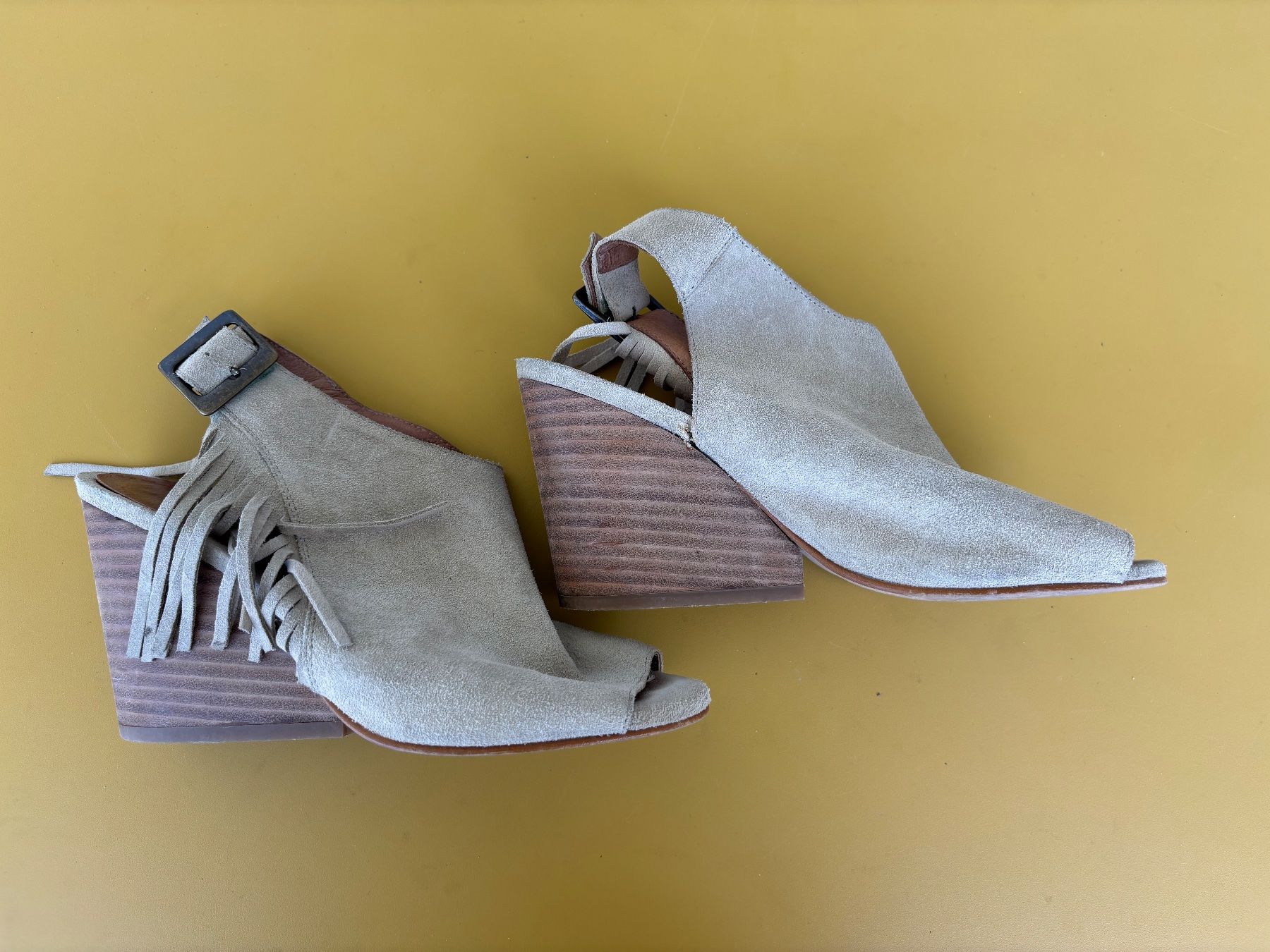 Scarpe da donna: HOWSTY Boho Pumps Wildleder – Usato da Zürich venduto da missmodernage 2