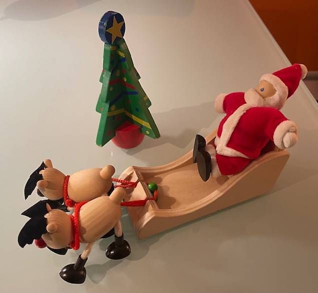 Santa mit Schlitten (Gebraucht) in Weisslingen für CHF 20 – mit ...