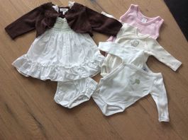 Belle robe Baby Gap et bodies 0-3 mois