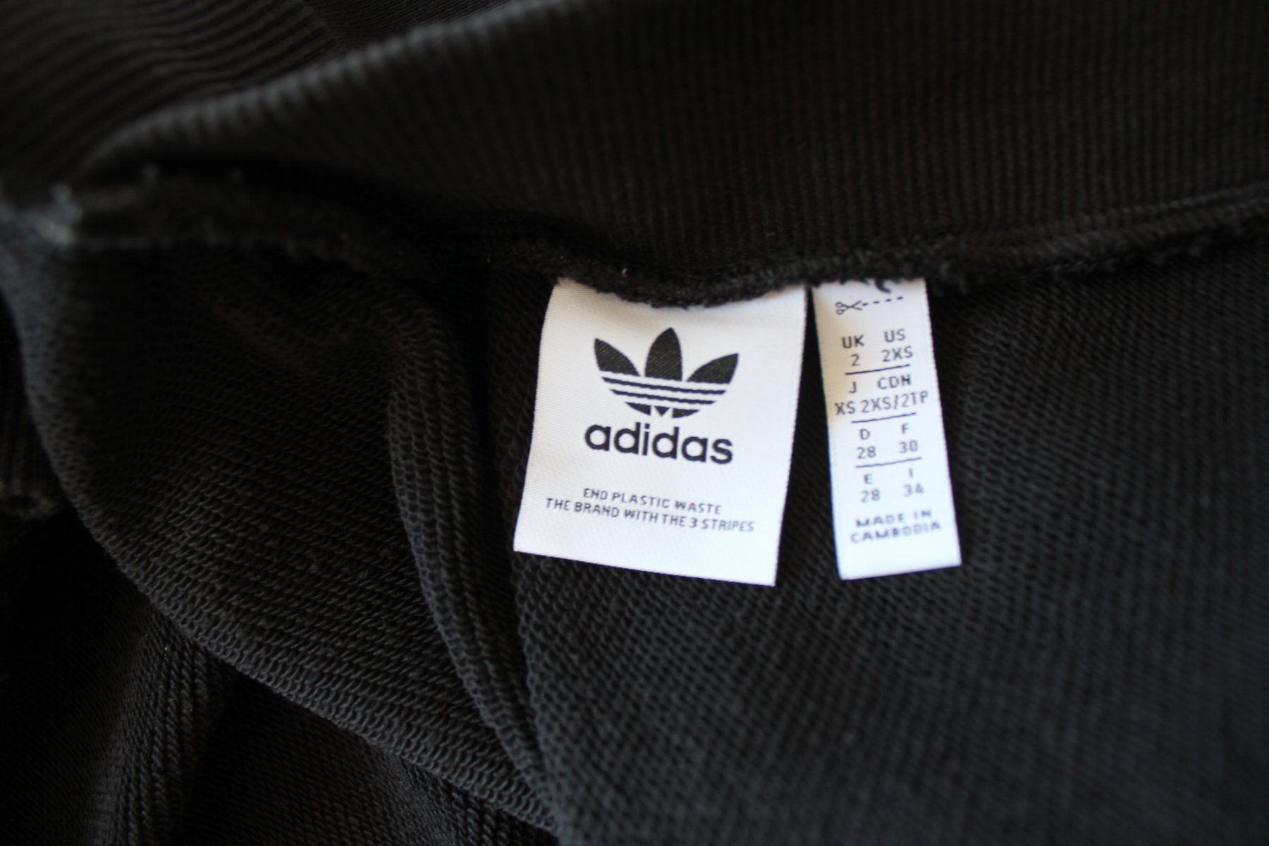 Adidas Vestiti: Robe Adidas noire t.28 – Usato da Peseux venduto da Gilloss 5