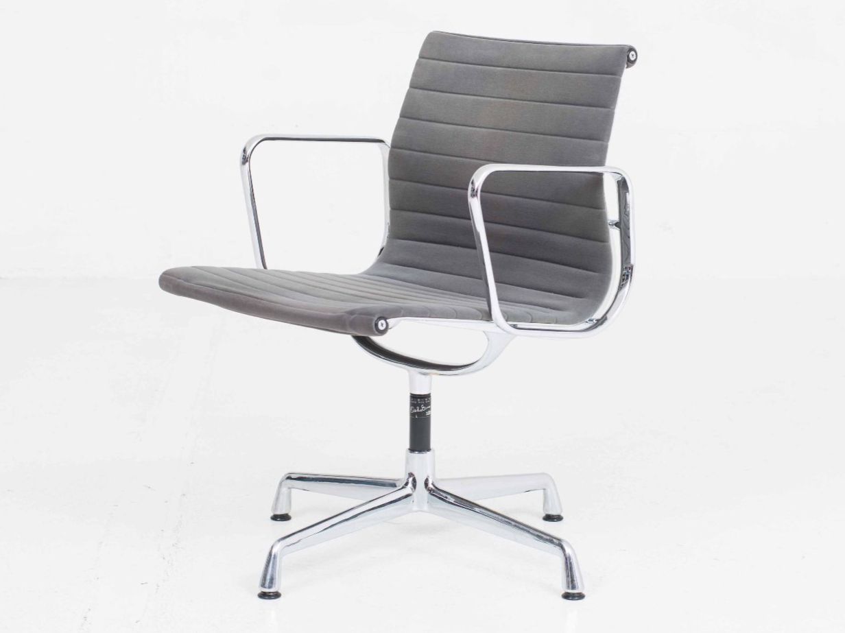 Vitra Sedie: Vitra EA 108 Bürostuhl von Eames in grauem Samtstoff – Usato da Zürich venduto da STUZH38