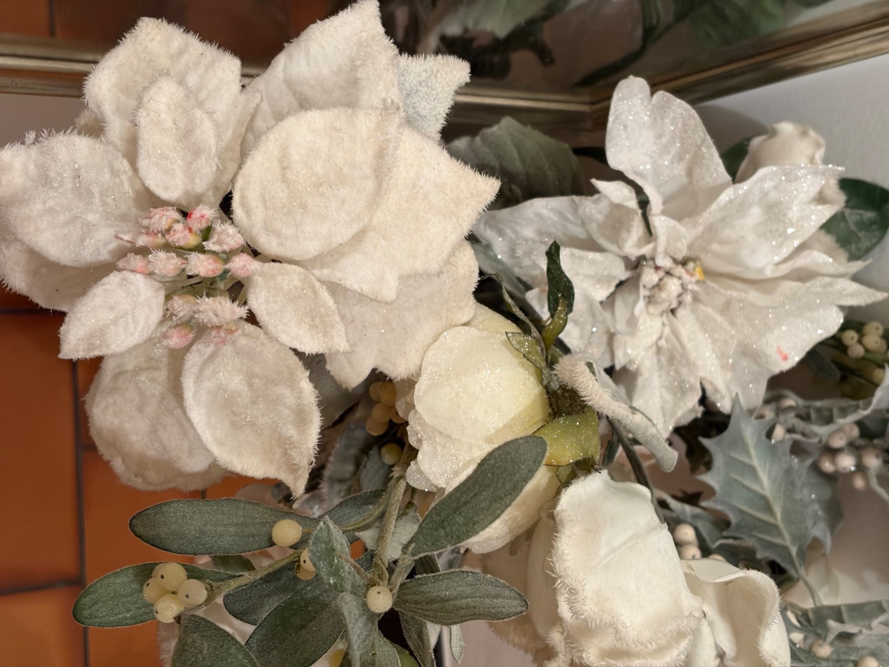 Tutte le decorazioni: Winterdeko: Elegantes Kunstblumenarrangement – Usato da Luzern venduto da Lampion 3