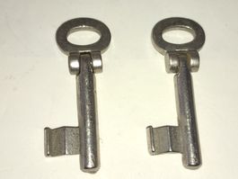 2 schöne antike Klappring Schlüssel, Nr. 65 (LOT533#TBS1)