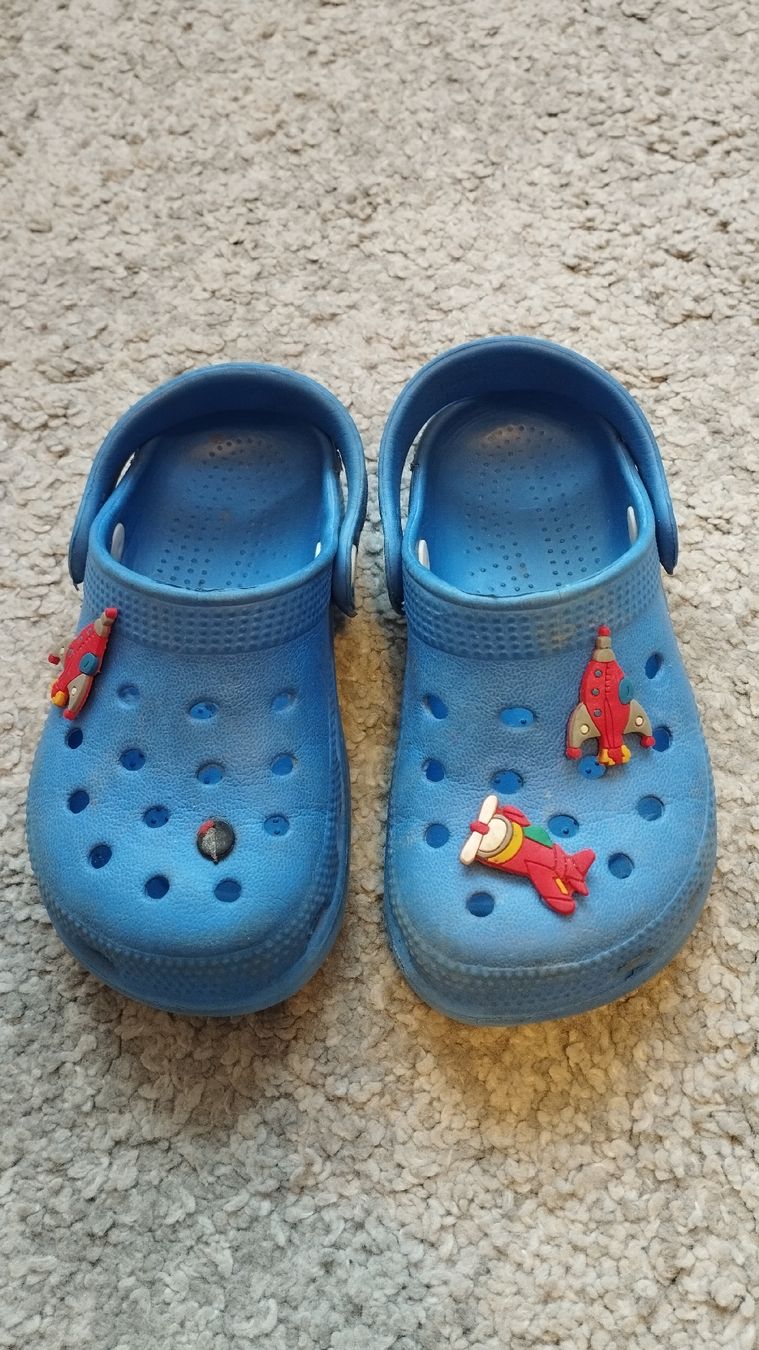 Scarpe per ragazzi: Blaue Clogs Gr. 26 – Usato da Wangs venduto da Gabrill
