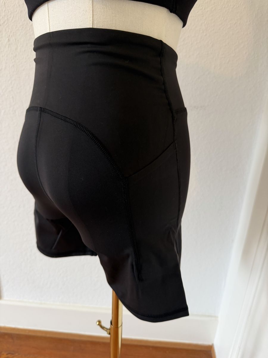 Pantaloni: BYLT Premium Basics Set - Shorts & Bra - Black, Size S! – Nuovo (secondo la descrizione) da Mies venduto da Nib2011 5