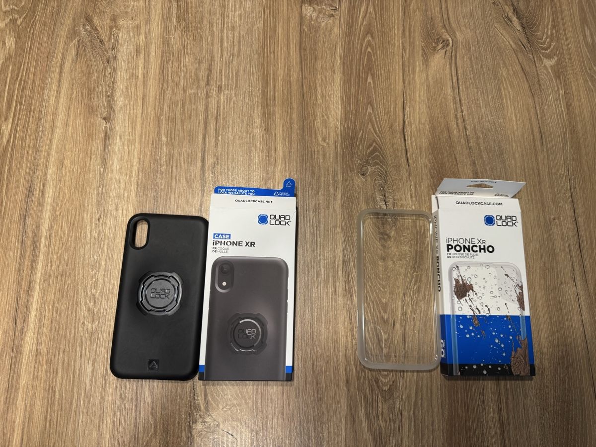 Topcase: Iphone XR Quadlockhülle und Regencase – Usato da Urdorf venduto da Marphy01