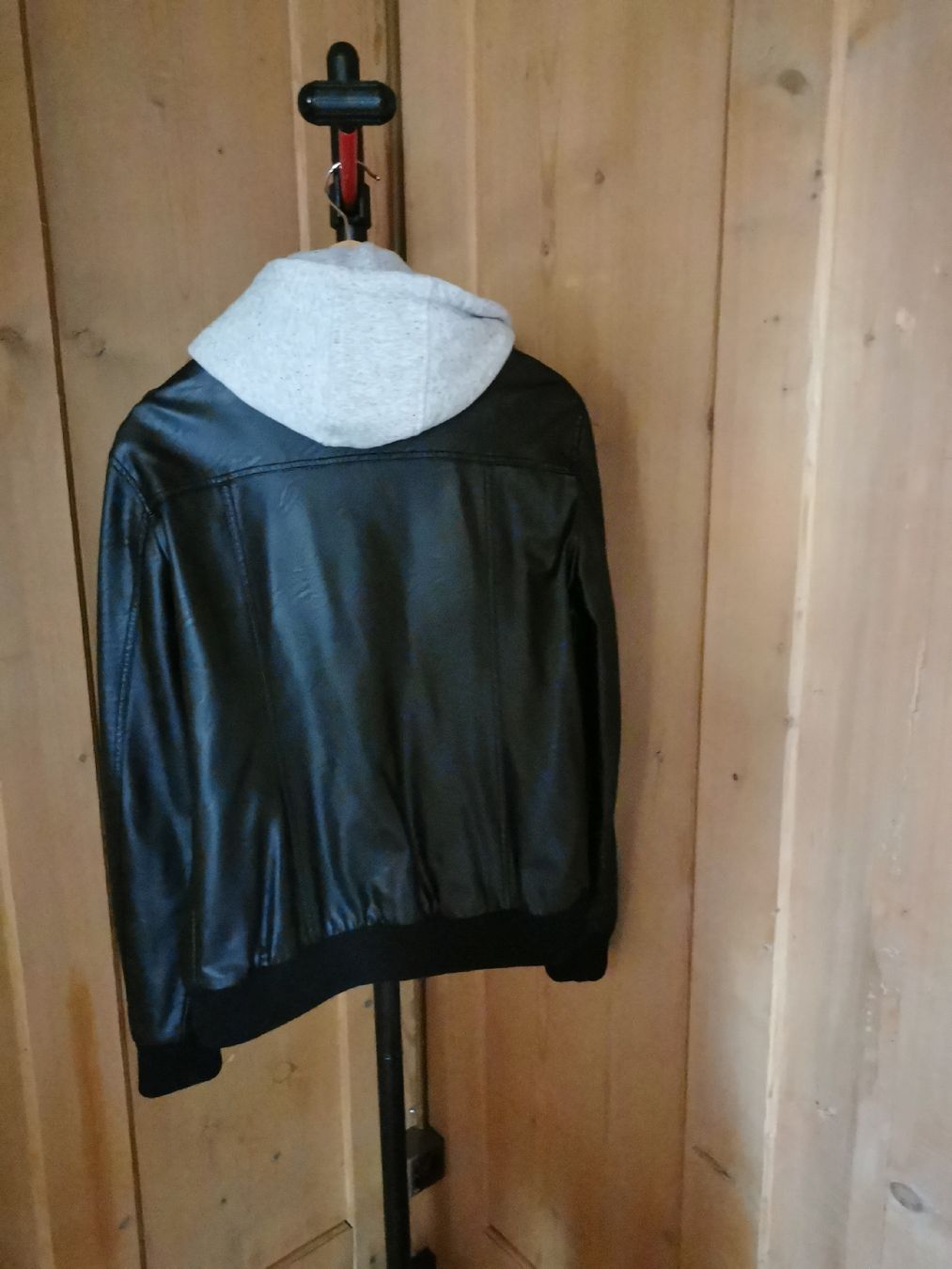 Giacche: Kunstlederjacke mit Kapuze Blackbox Grösse L – Usato da Seedorf BE venduto da Annalisa13 1