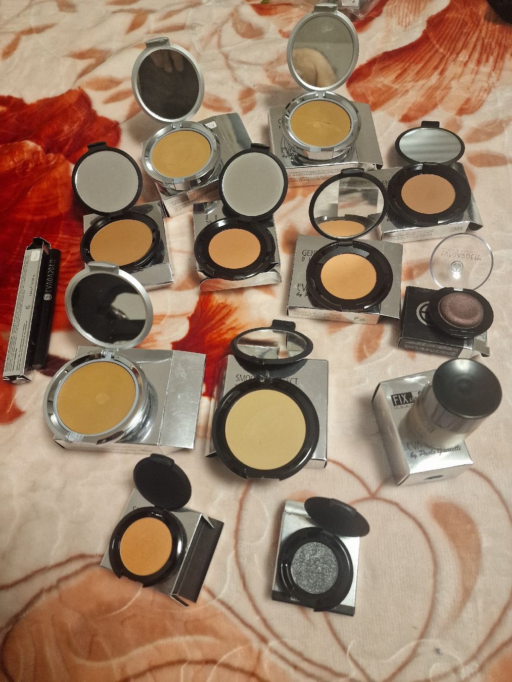Make-up: Eva Garden Makeup Bundle, Various Products - Great Value! – Nuovo (secondo la descrizione) da aarau venduto da judn 3
