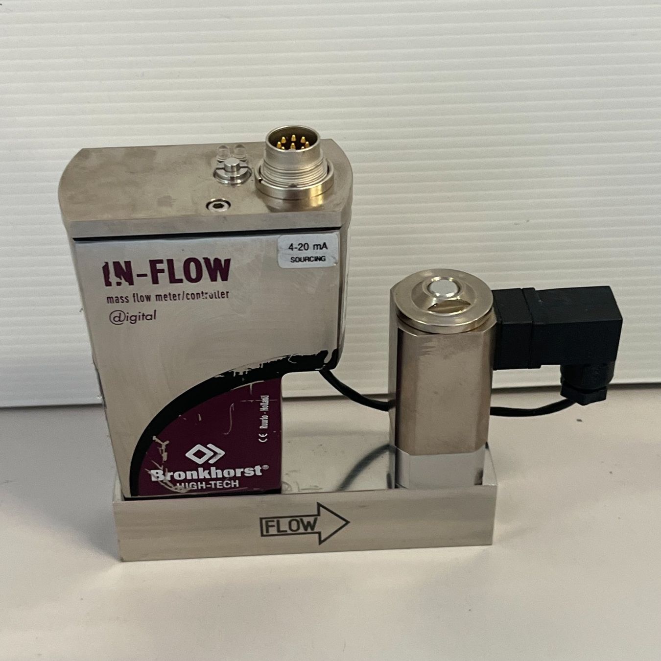 Accessori da laboratorio: Bronkhorst Mass Flow Controller F201 CI-AGB-00-V – Usato da Niederdorf venduto da LeptonAG_Labor 4