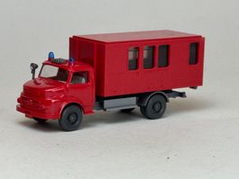 GB- Wiking Mercedes 1413 Feuerwehr Absetzcontainer