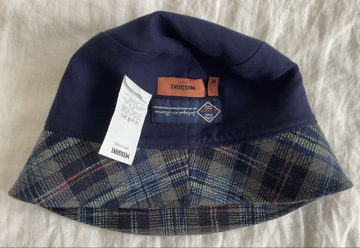 Missoni Copricapi, berretti & cappellini: Missoni Buckethat – Usato da Zürich venduto da -Panoptikum- 3