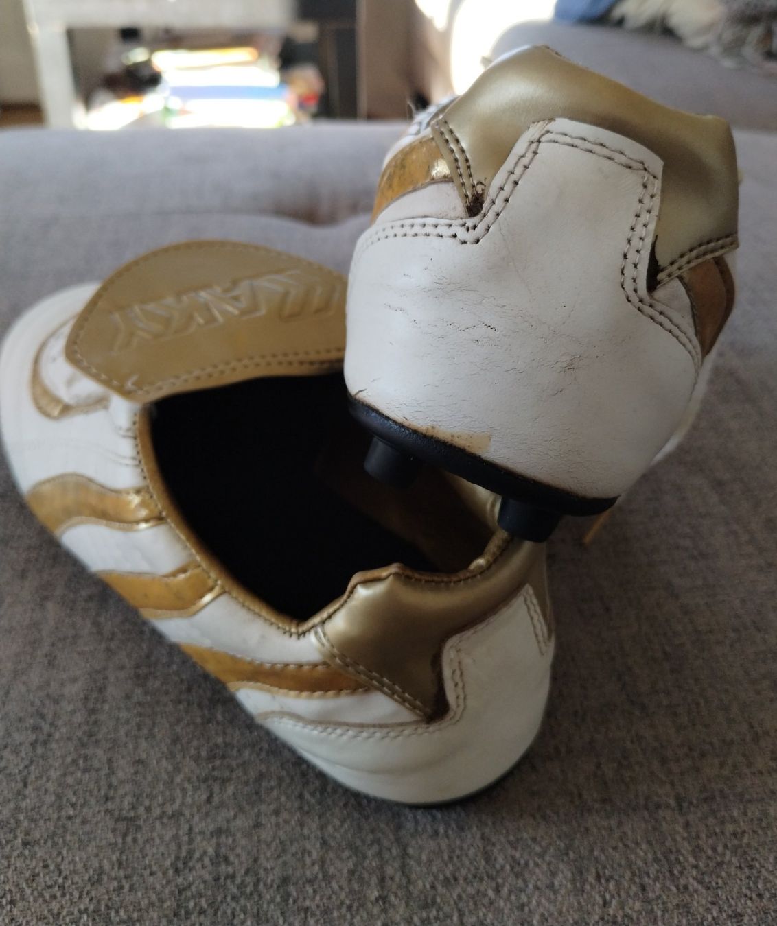 Scarpe da uomo: Chaussure de Foot taille 41 "Aky" – Usato da Lausanne venduto da Martinucci 2