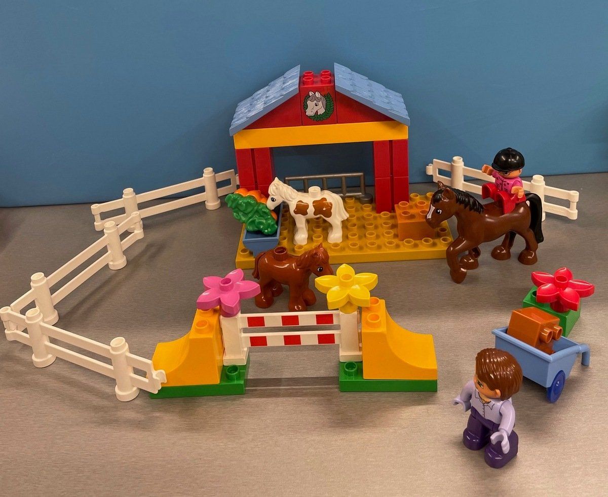 Spielzeuge: toller älterer Duplo Reitstall – Gebraucht aus Sirnach von sagrotin
