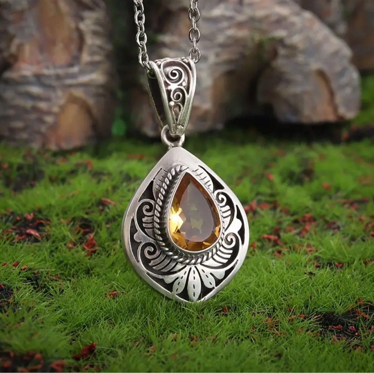 Ciondoli: Silber Farbige Anhänger mit Citrin , Amulet & Talisman – Nuovo e nell'imballaggio originale da Oberwangen TG venduto da Bash-B 1