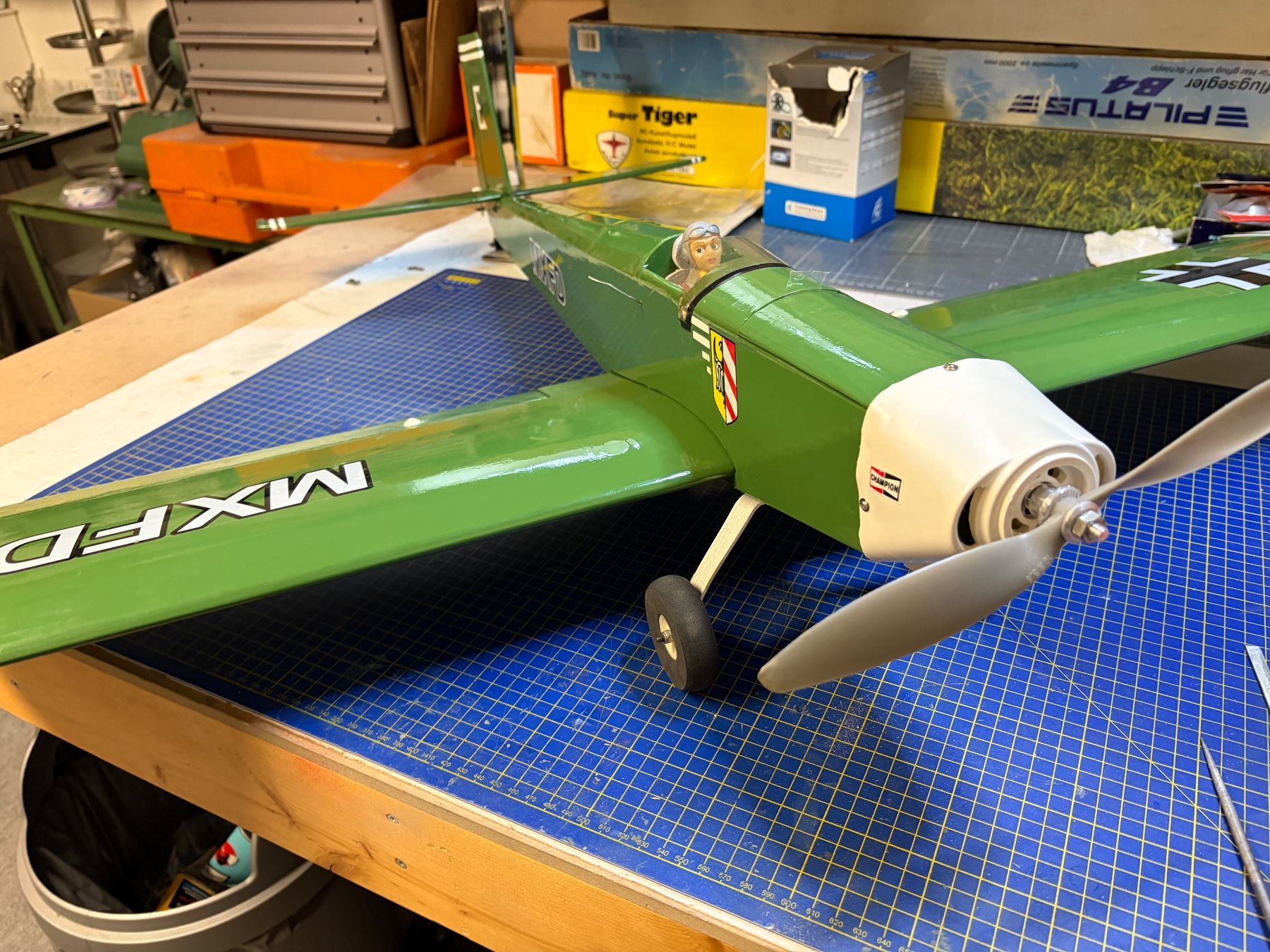 Modellismo RC: Schönes, grünes RC-Flugzeug , Oldtimer x2 – Nuovo (secondo la descrizione) da Glattbrugg venduto da Olio7 1