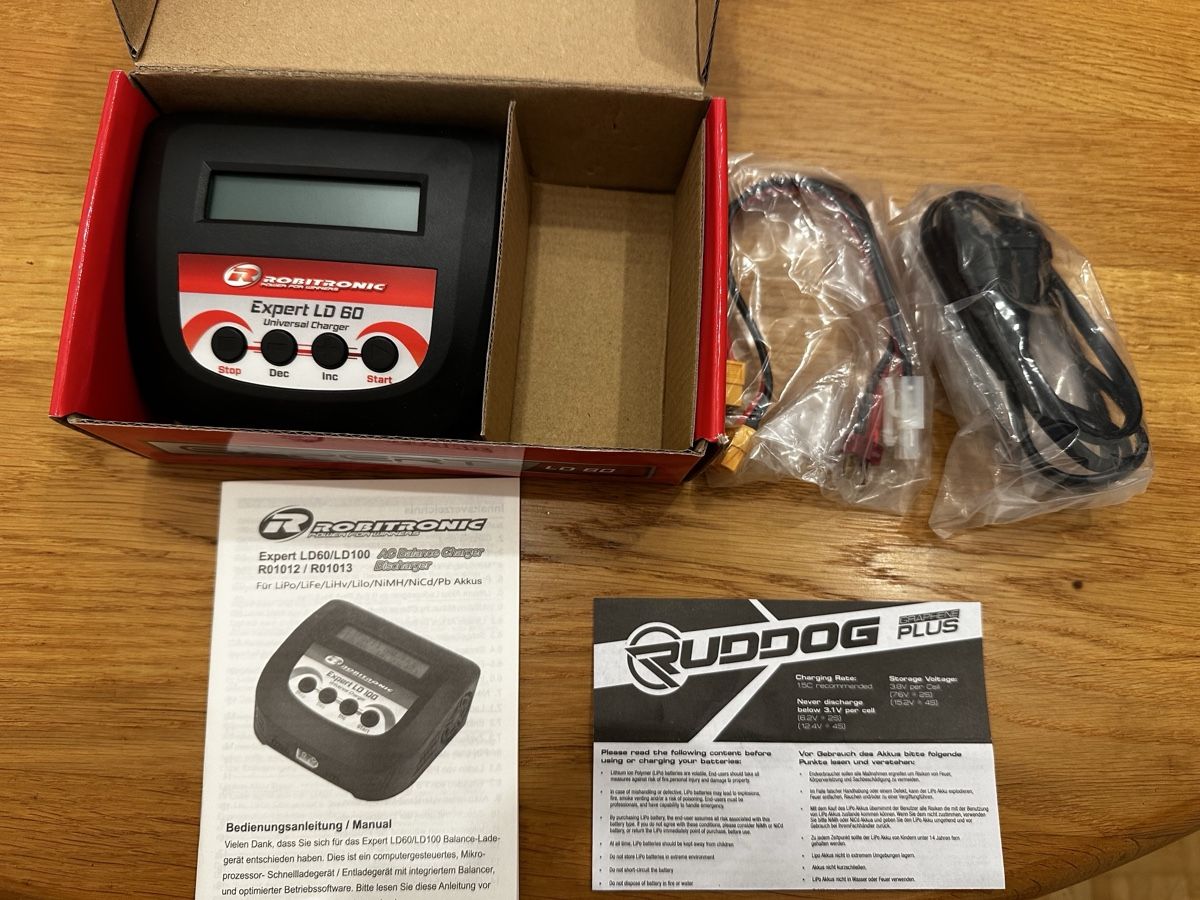 Batterie, Caricabatterie & Alimentatori: Robitronic Expert LD 60 Universal Ladegerät Neu – Nuovo (secondo la descrizione) da Elgg venduto da Imac2387