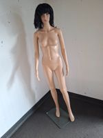 Schaufensterpuppe mit Perücke