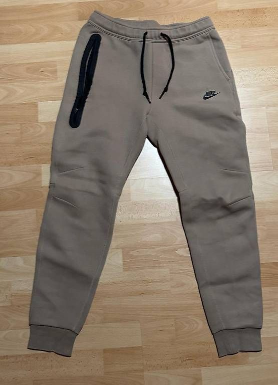 Pantaloni: Nike Tech Hose Braun Grösse M – Usato da Häfelfingen venduto da kus_l9j6