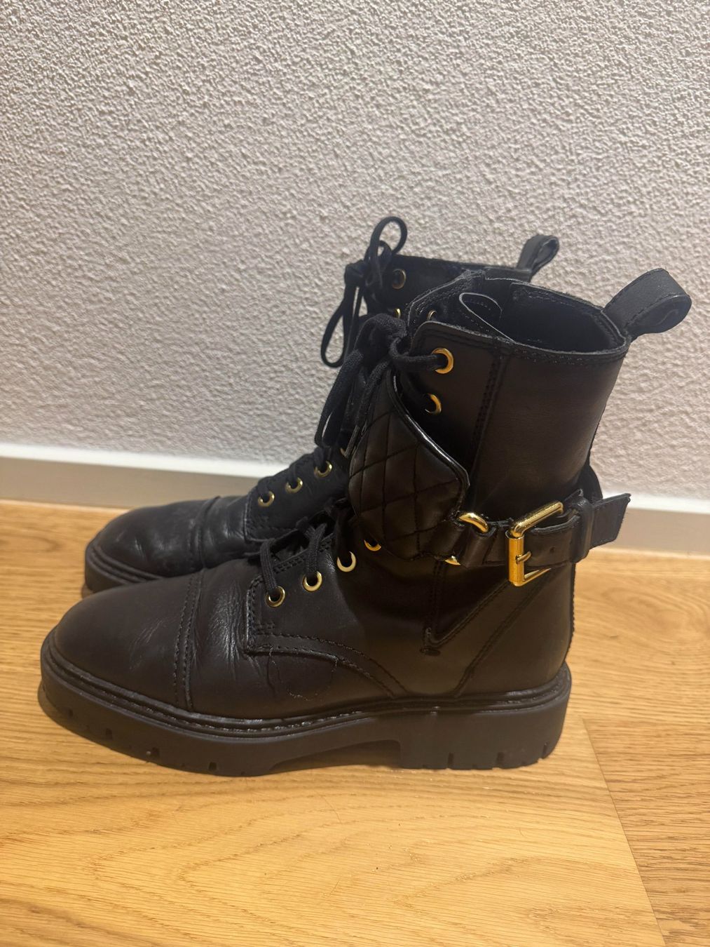 Mango Scarpe da donna: Ankle Boots Black - Mango - 37 – Usato da Zürich venduto da ped_8gnn 2
