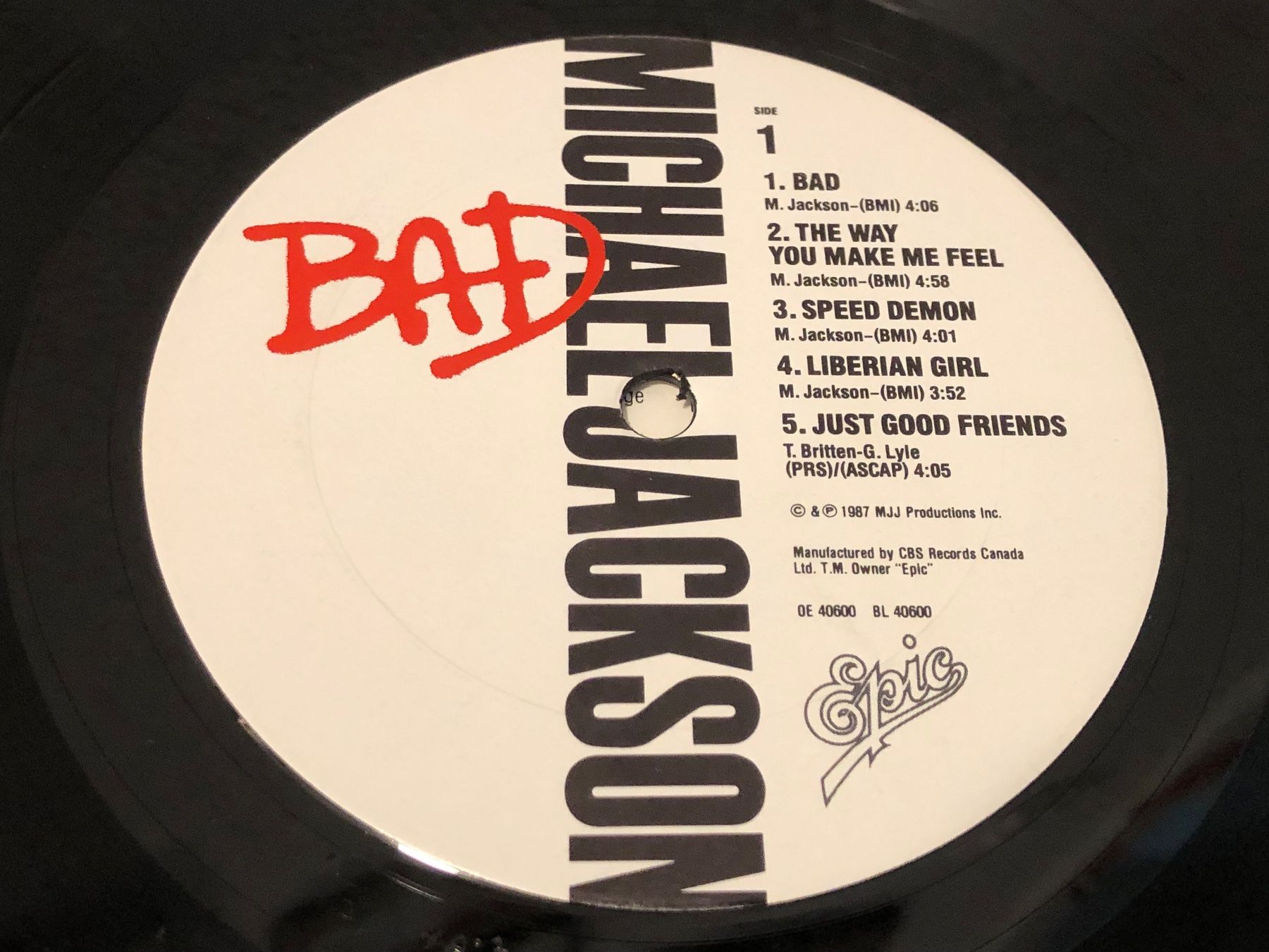 Dischi in vinile: MICHAEL JACKSON - BAD LP 1987 MIT INNER SLEEVE – Usato da Zofingen venduto da kartengeheimniss 4