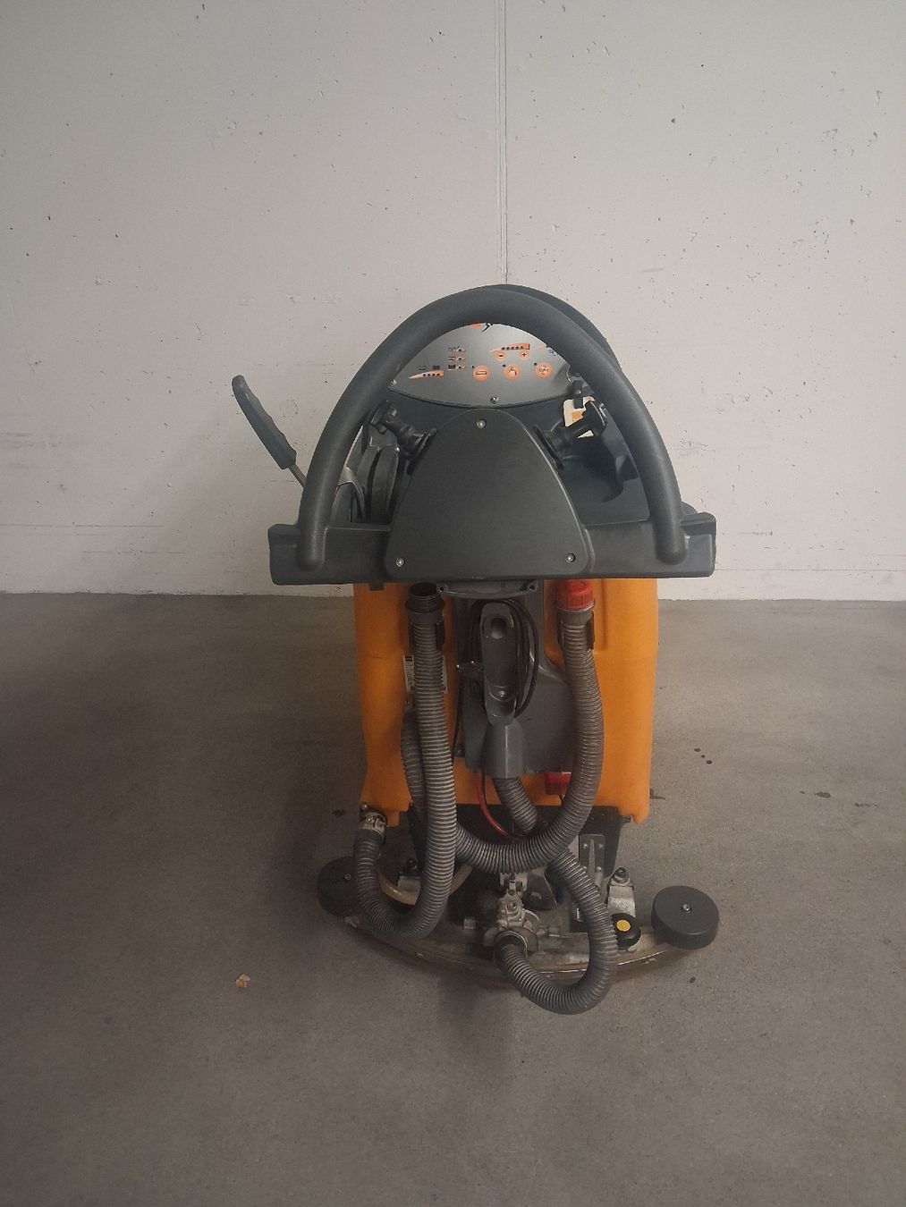 Tutte le macchine: scheuersaugmaschine  taski 750 – Usato da Wohlen AG venduto da ang_xy8w 2