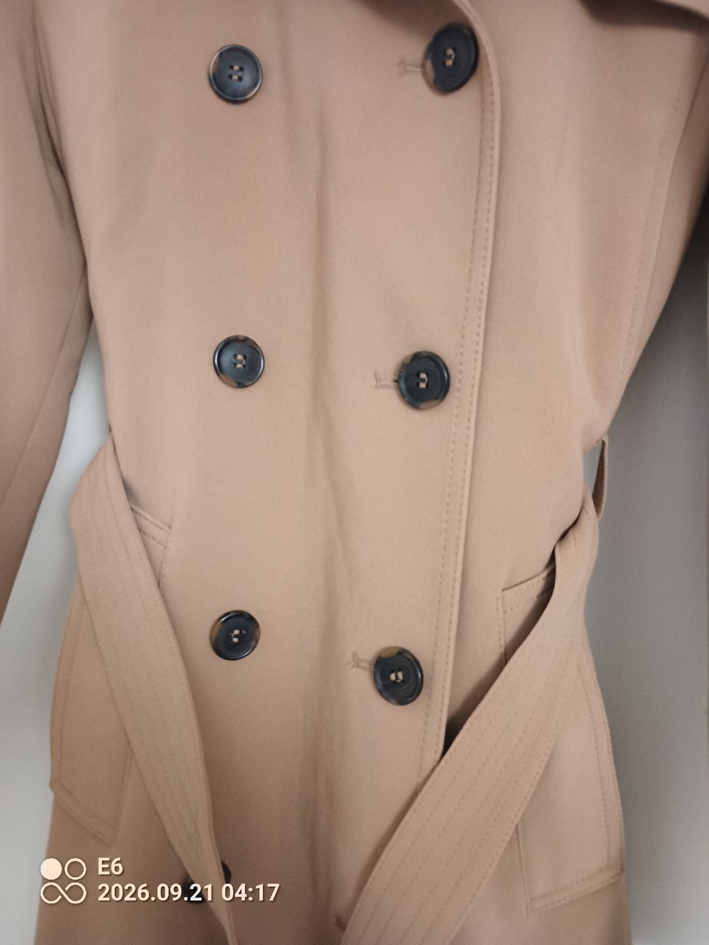 H&M Cappotti: Herbstmantel mit Kragen – Usato da Zürich venduto da Mitzi6 2