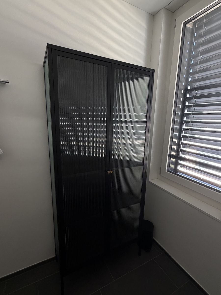Armadi: Vitrinenschrank – Nuovo (secondo la descrizione) da Cham venduto da Gina.8B 4
