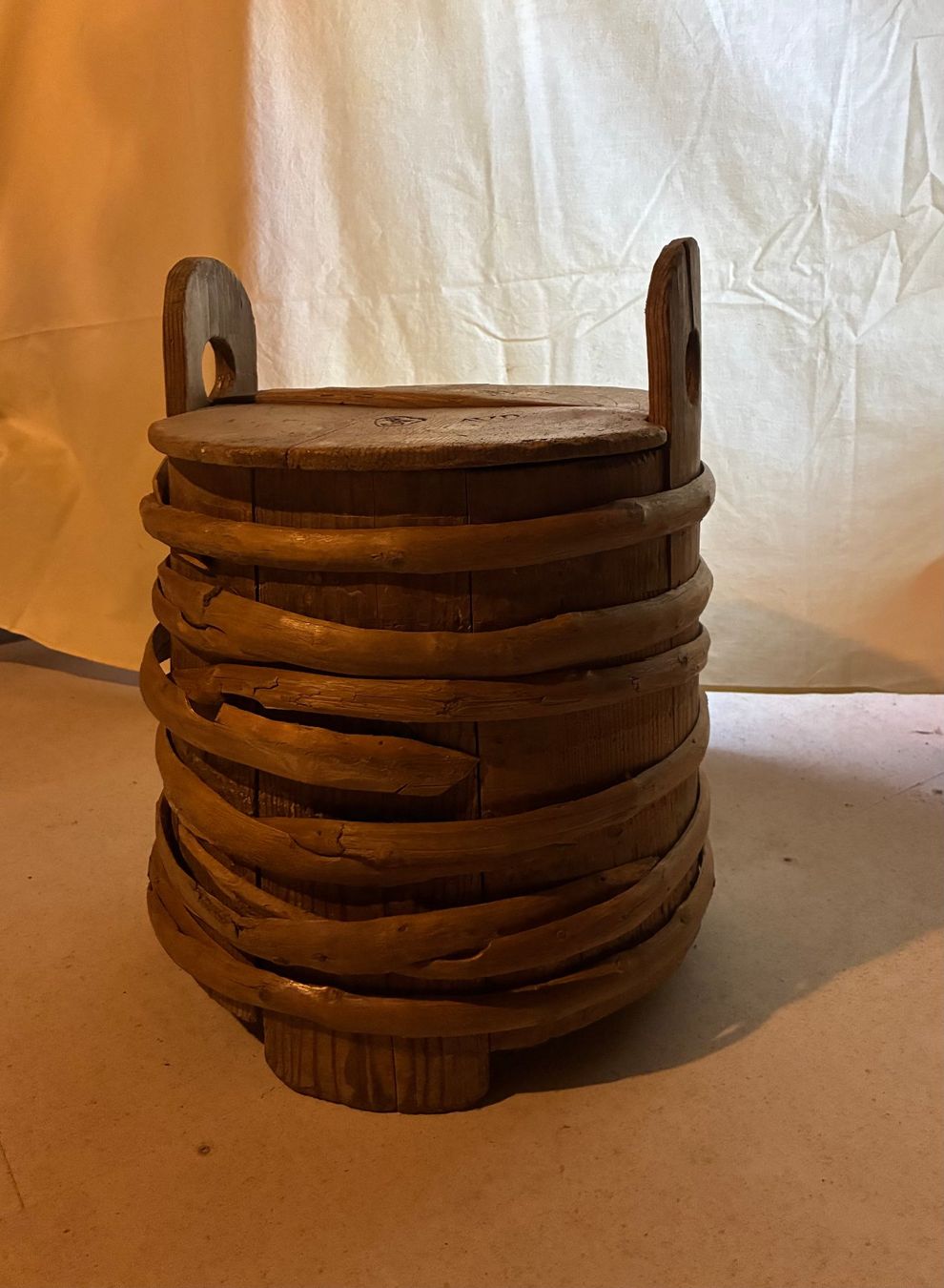Holzartikel: Holzfass mit Deckel – Gebraucht aus Uznach von Kas-Fri 1