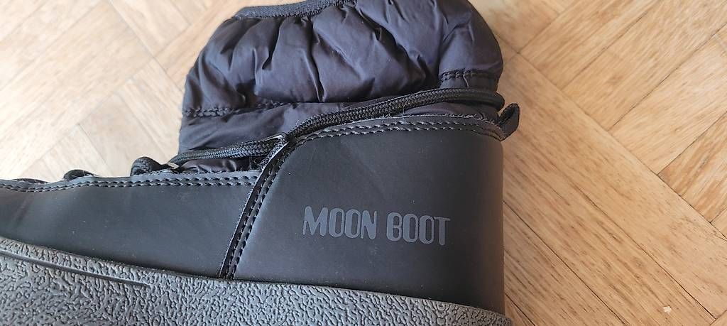 Moon Boot Scarpe per ragazzi: Bottes Moon Boot noir taille 31 – Usato da Vésenaz venduto da emose