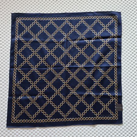 💙 Céline Vintage Tuch 50 × 50 cm