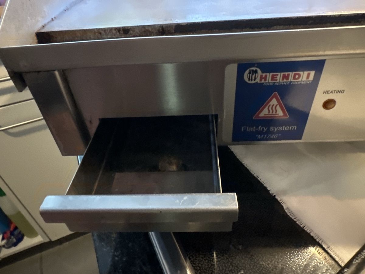 Griglie: HENDI Platten-Grill M-1746, Flat-Fry System, 3200W, gebrauch – Usato da Zürich venduto da Chaeffeler 8