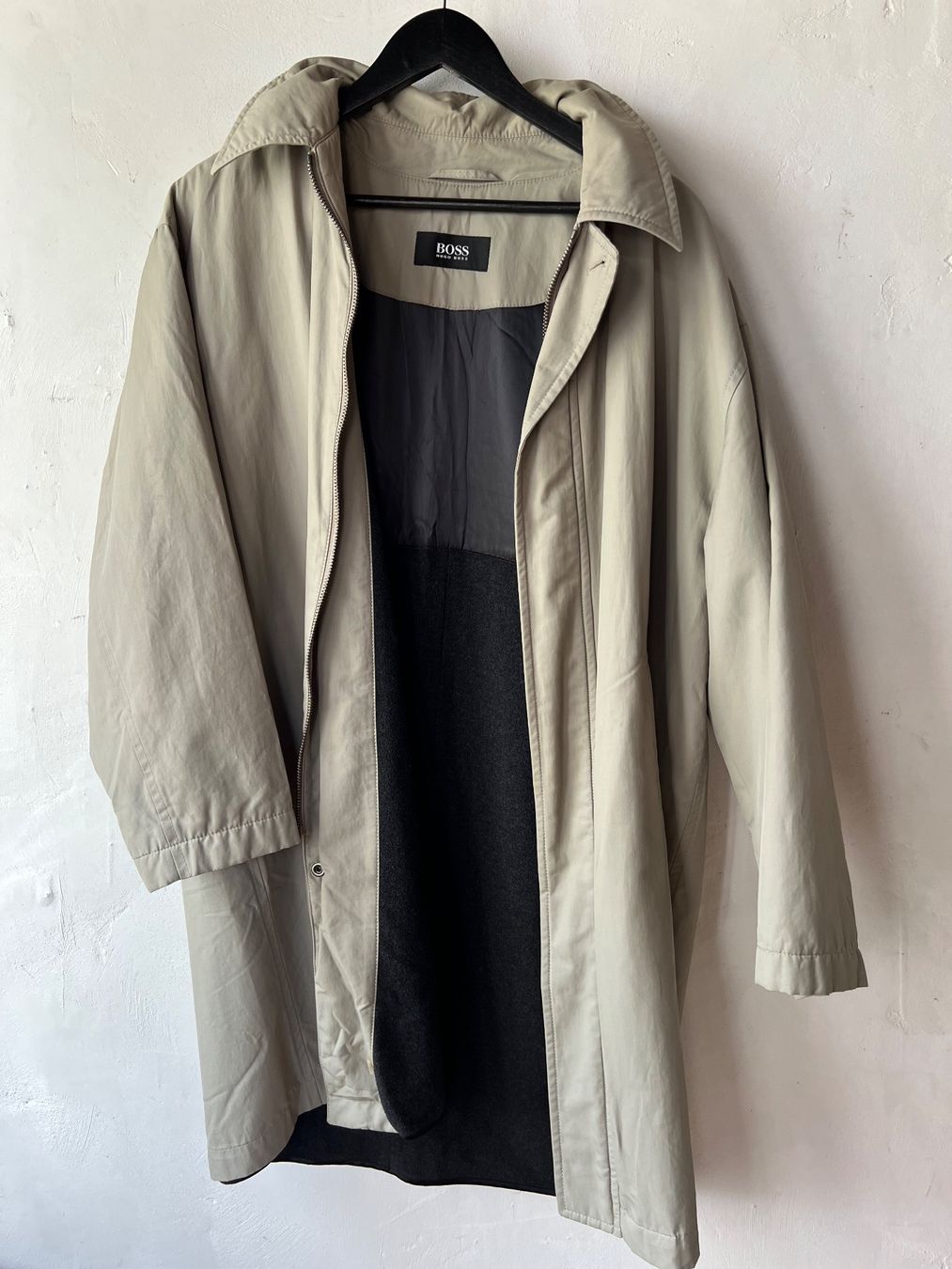 Hugo Boss Mäntel: Hugo Boss Mantel – Gebraucht aus Bern von Findus101