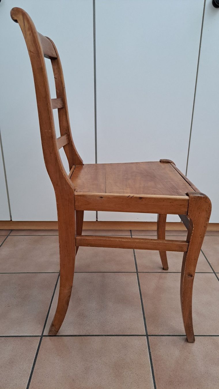 Sedie: Belle chaise antique, utilitaire et décorative – Usato da Neuchâtel venduto da Forestmanz 1