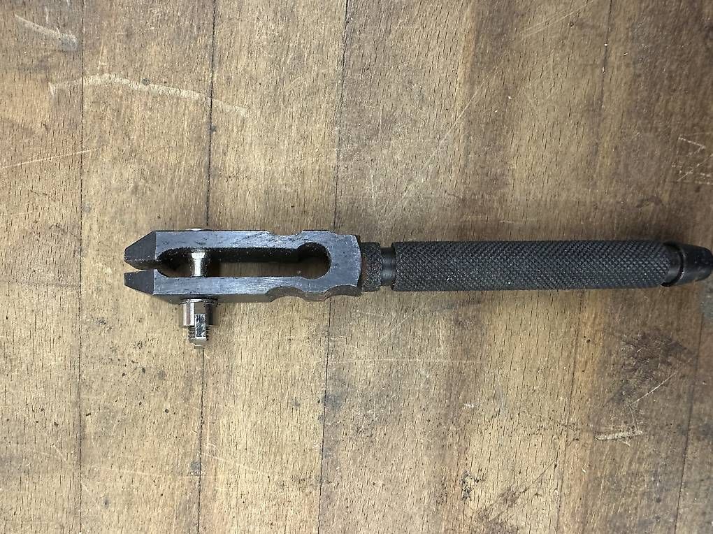 Tutti gli attrezzi: Feilkloben (Hand Vice) – Usato da Aarau venduto da sole-soleil