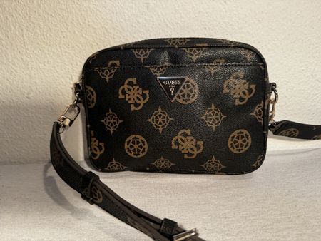 Guess Meridian Camera Bag, Top Zustand - Must Have!