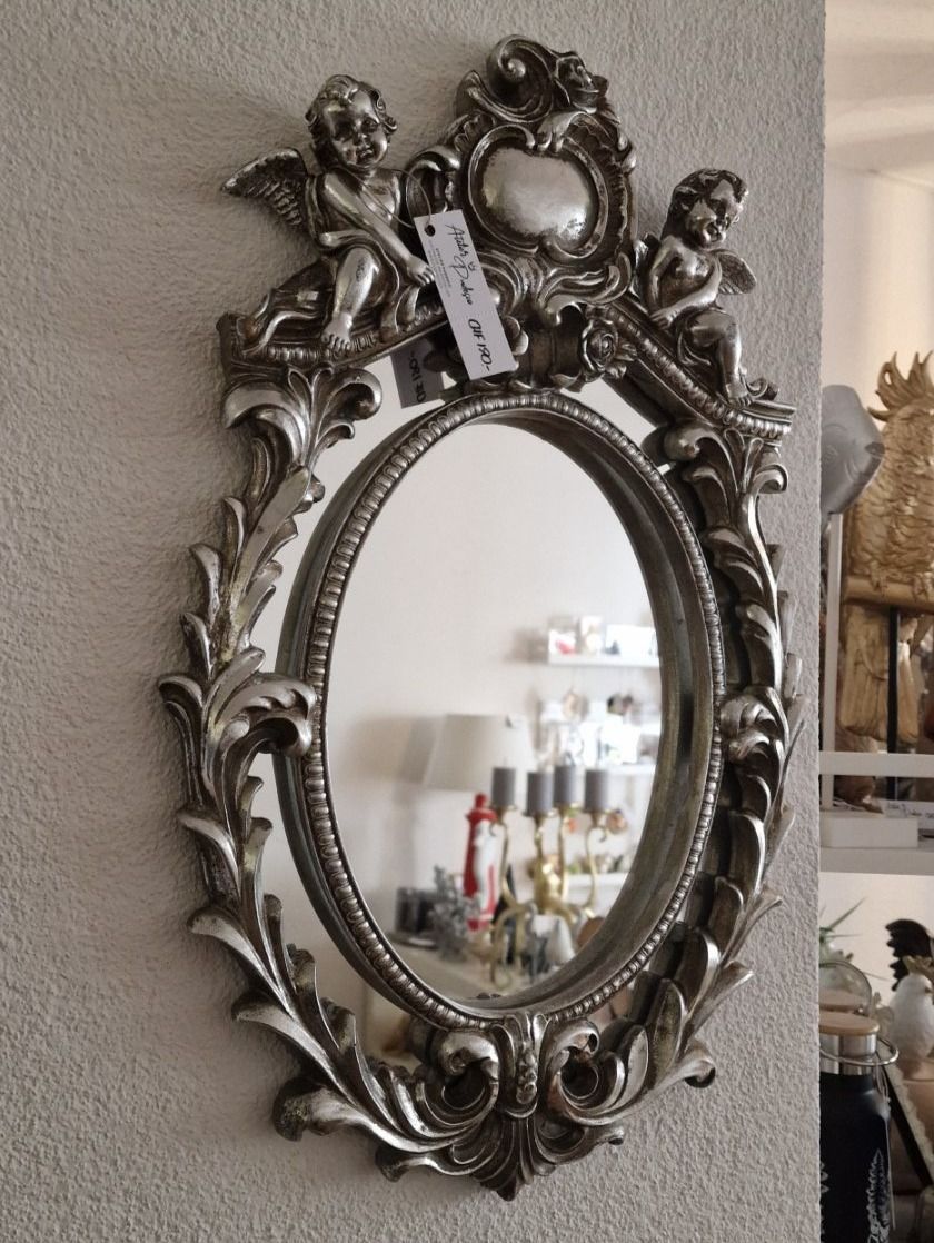 Specchi: Spiegel Barock Optik in Silber mit Engel – Nuovo e nell'imballaggio originale da Schaffhausen venduto da AtelierPudesco