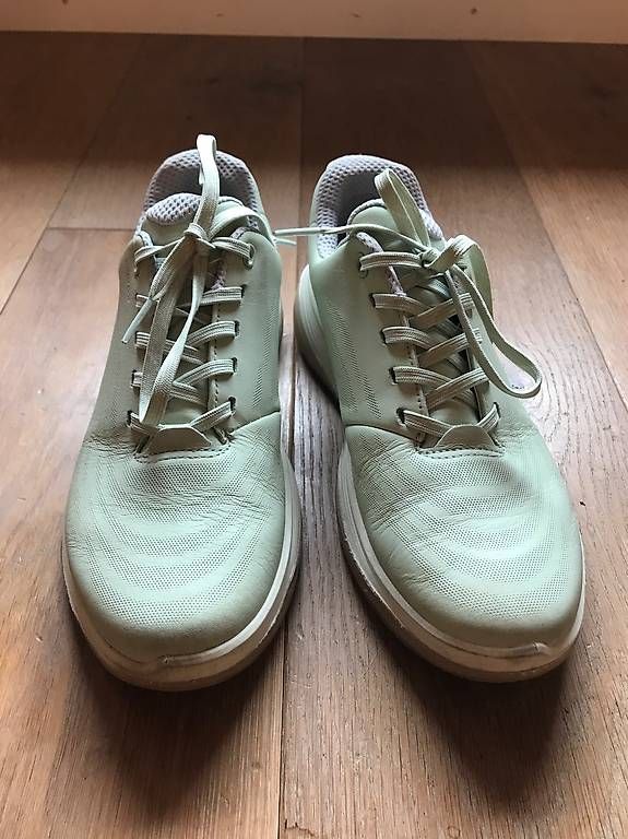 Ecco Damenschuhe: Chaussures de Golf ecco 37 – Gebraucht aus Chêne-Bougeries von Luke17