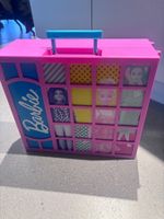 Barbie Kleiderschrank zum Mitnehmen, Top Zustand!