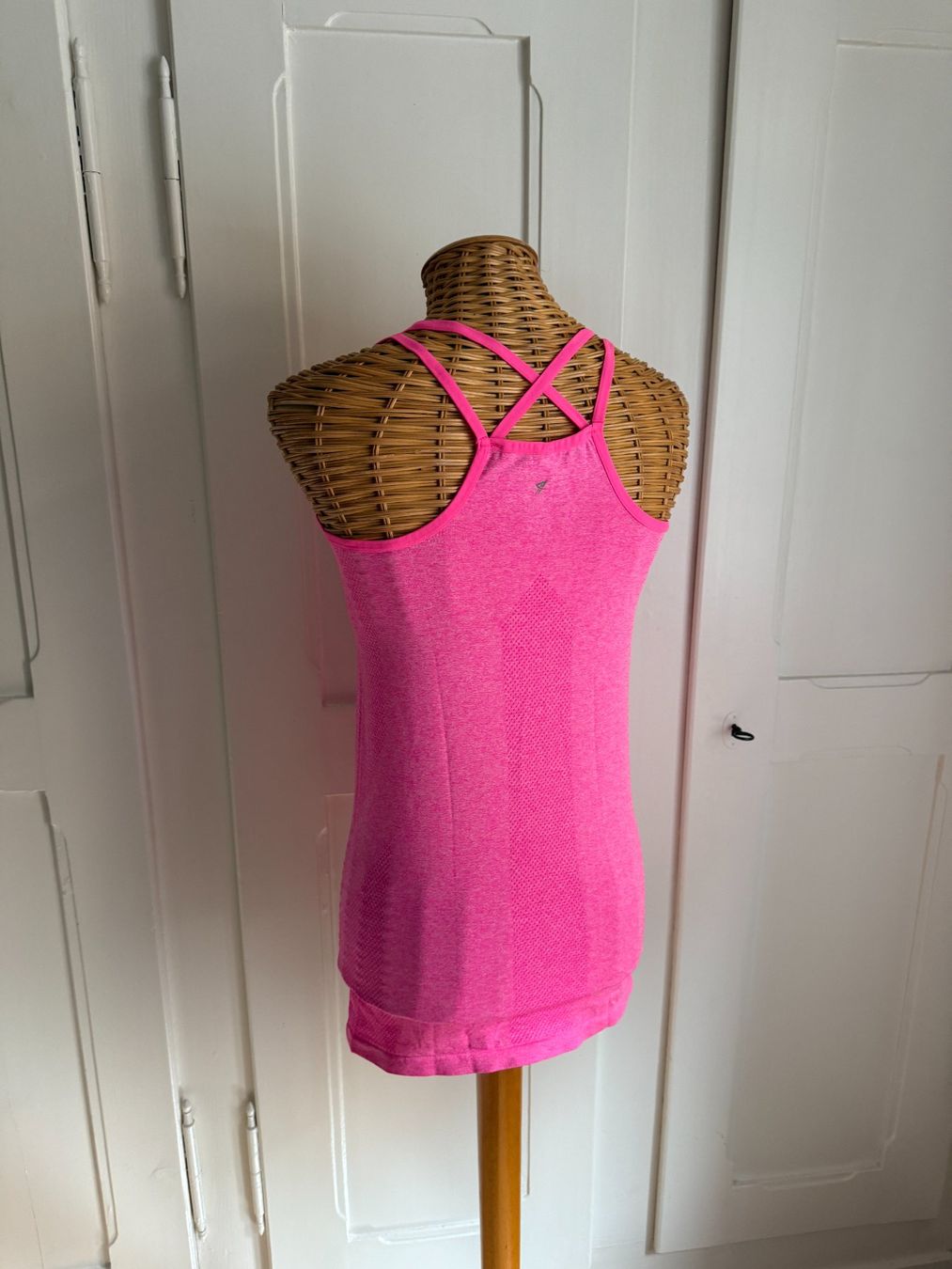 Tops: WORKOUT - Sport Top pink M – Gebraucht aus Zürich von Diazaio 2