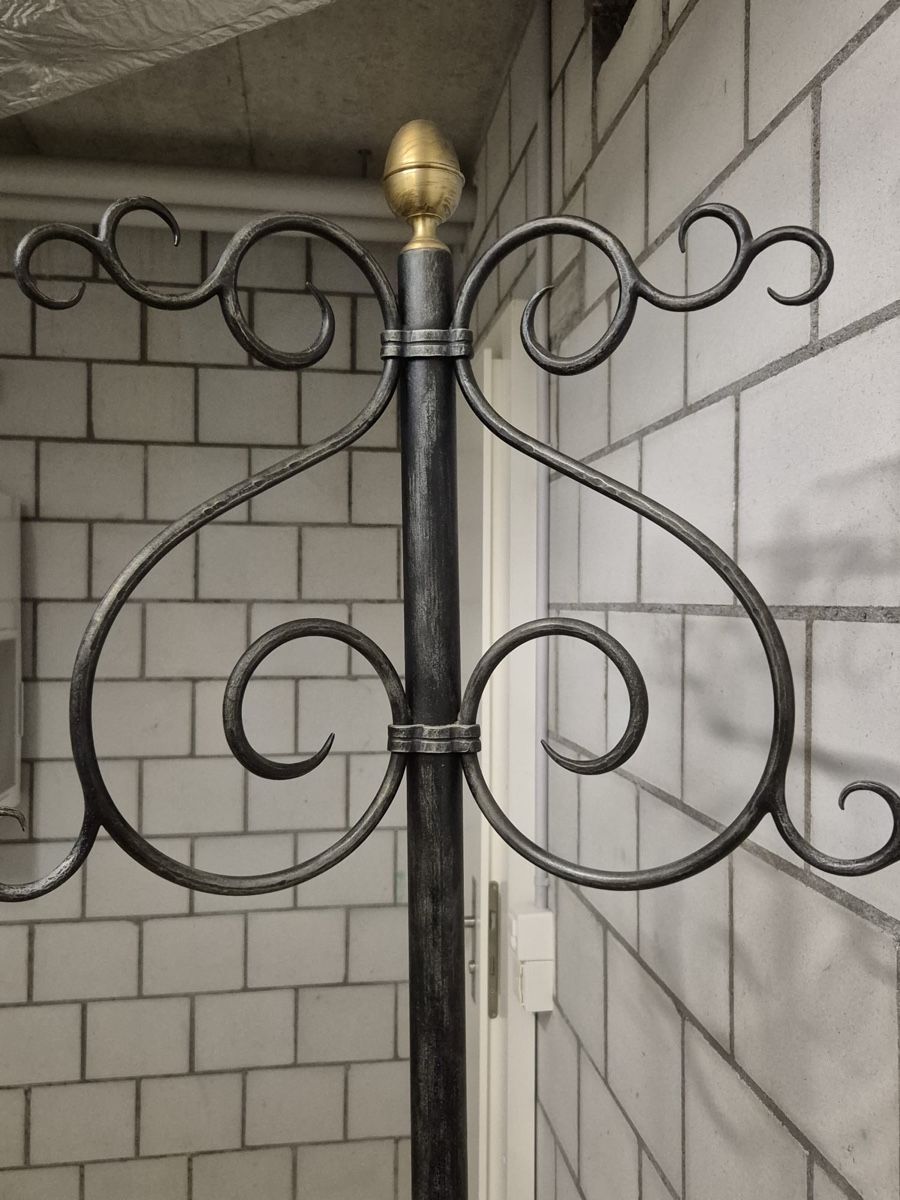 Altro in Decorazioni & Accessori: Garderobenständer aus Metall – Usato da Aarwangen venduto da Wikipr 7