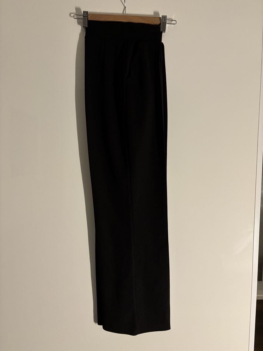 H&M Pantaloni: H&M Black wide trousers – Usato da Wollerau venduto da Dolder23 2