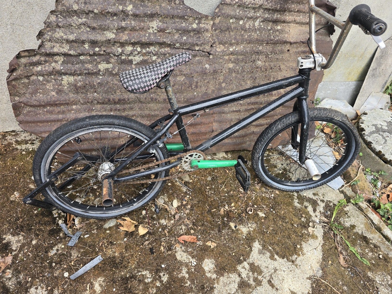 Velos: BMX Velo schwarz  – Defekt aus Aarberg von 2002stefan 4