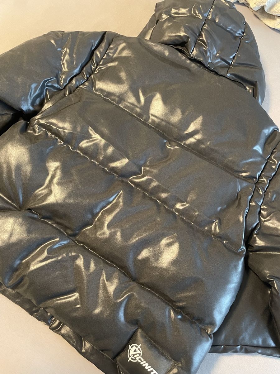 Vestes: Pufferjacke Vicinity V-Logo Schwarz Grösse S neu – Neuf avec emballage d'origine à Steinach par hue_85cr 4