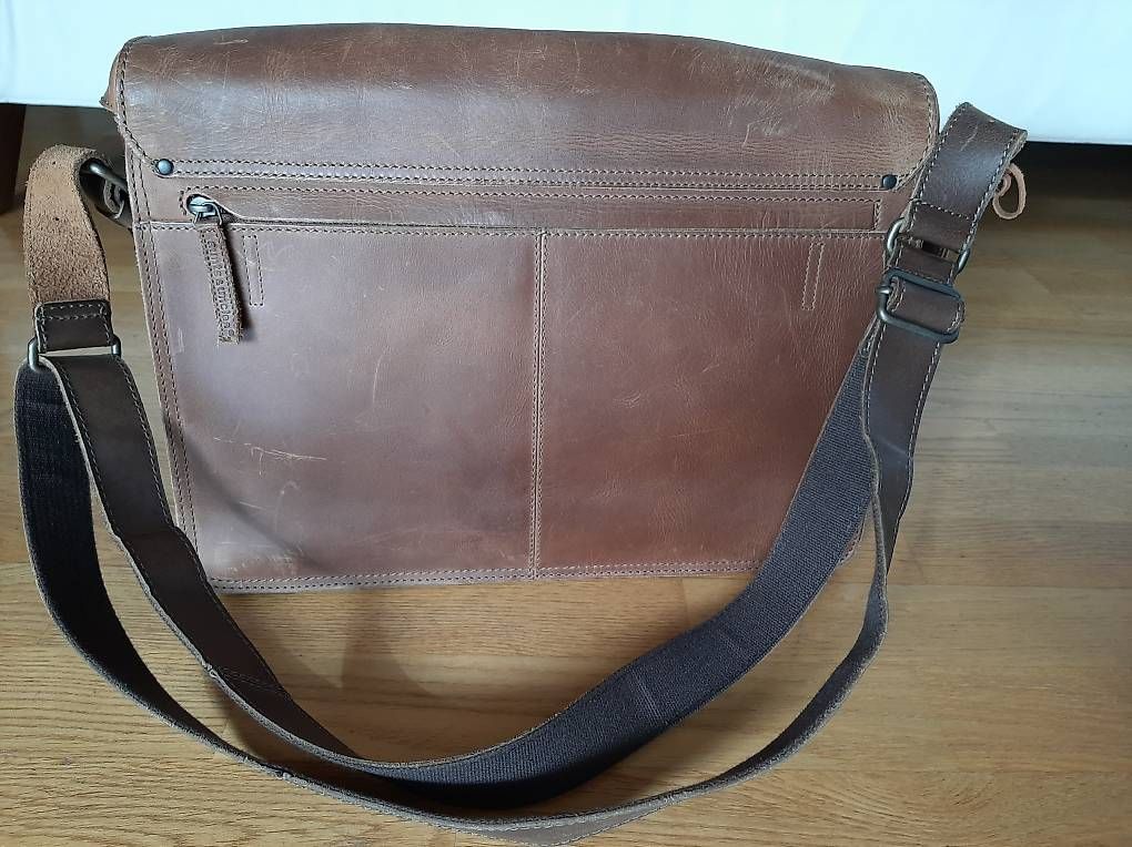 Taschen: aunts & uncles; Laptoptasche; Farbe Haselnuss – Gebraucht aus Bülach von Debbie017 3