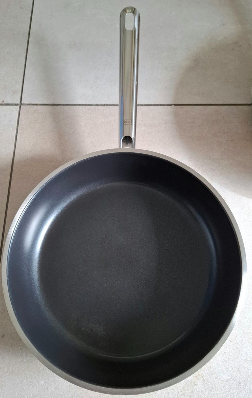 Rösle Padelle: 2x RÖSLE Bratpfanne Durchmesser 28cm. – Usato da Rotkreuz venduto da keerthdi 2