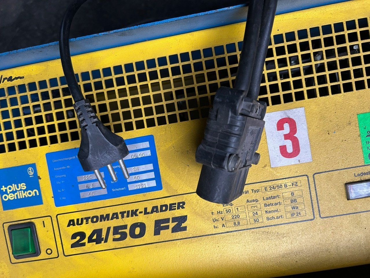 Caricabatterie: Ladegerät AUTOMATIC Stapler – Usato da Flaach venduto da ruw_8zfk 2