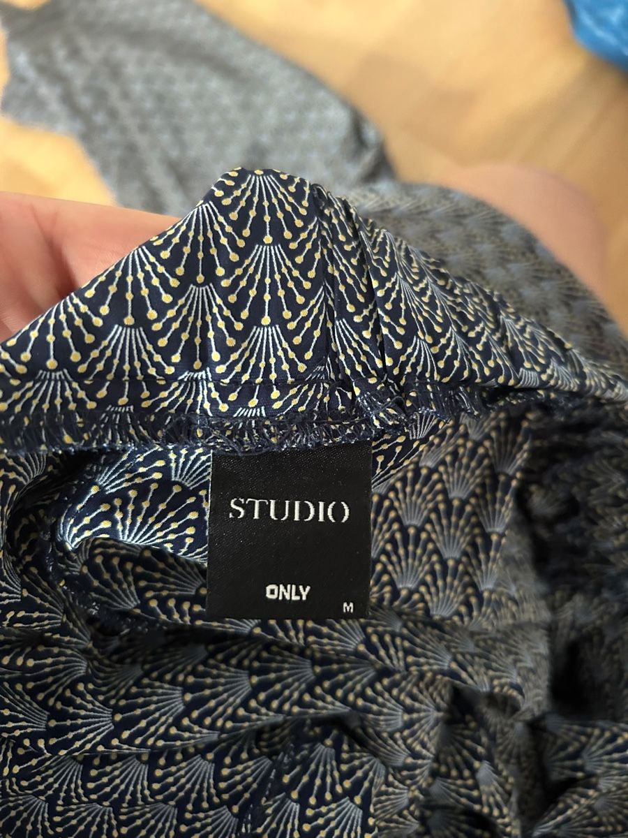 Only Pantaloni: Damen Stoffhose Grösse M mit Muster, neuwertig – Usato da Bern venduto da ser_6vm5 2