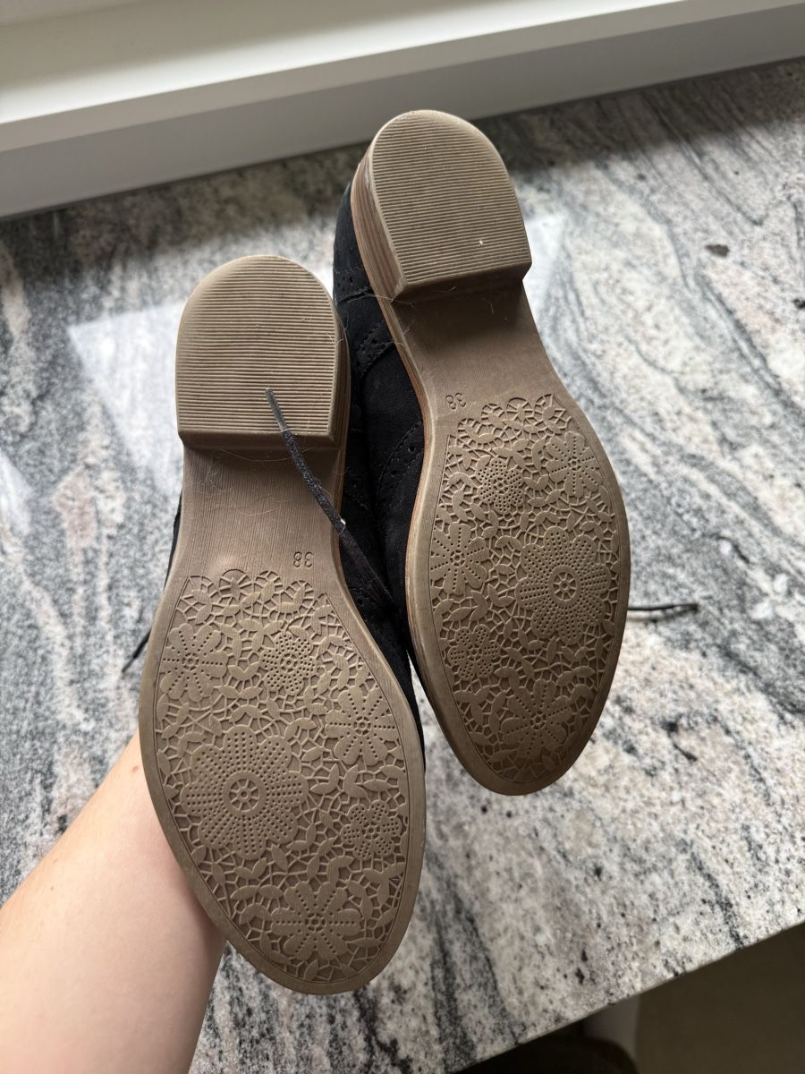 Scarpe da donna: Schwarze Schnürschuhe – Nuovo (secondo la descrizione) da Hüttwilen venduto da sar_8gj7 1