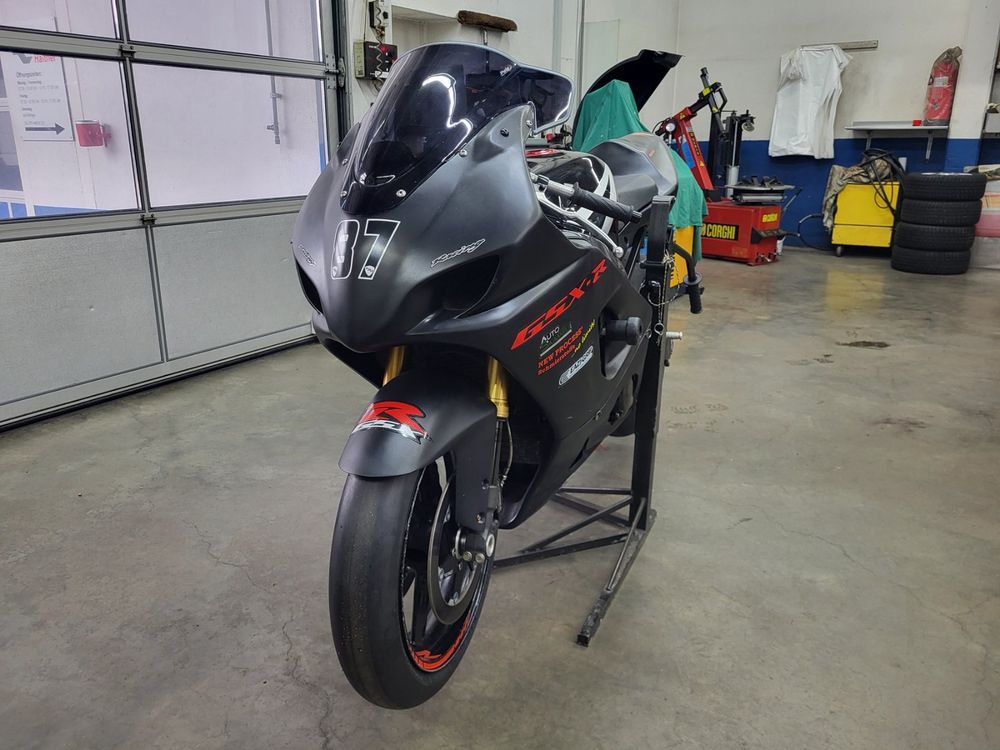 Suzuki Strada: Suzuki GSXR-1000 Racing – Usato da Frasnacht venduto da garhalt 1